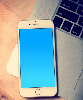 我们应不应该购买苹果手机 Should We Buy iPhone