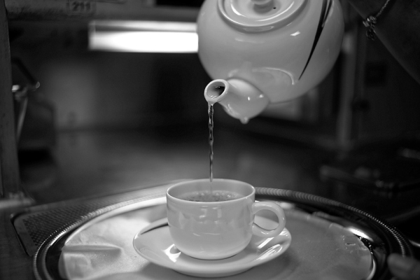 喝热水 Drinking Hot Water